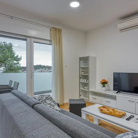 Cikat Bay Modern - Happy Apartment *
